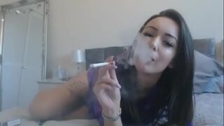 Fudelidade fumando brasileira mãe  puta  fumando
